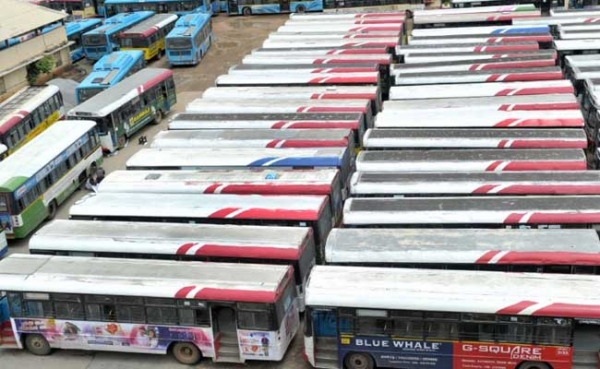 India : Trade Union Strike Shuts Kerala, Low Impact In Delhi, Mumbai: 10 Points