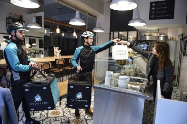 UK : Deliveroo applies brakes after its riders strike for four straight days
