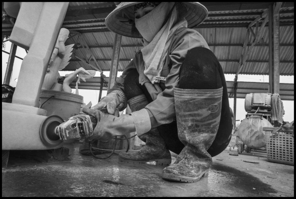 Vietnam : The labour newspaper, where a staff of 200 reports on abuses at home and abroad