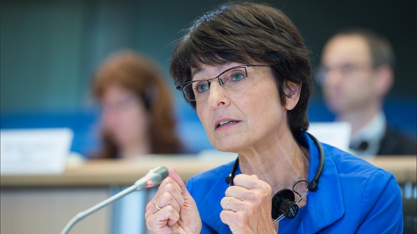 UK : EU acts against exploitation of migrants - Bit late