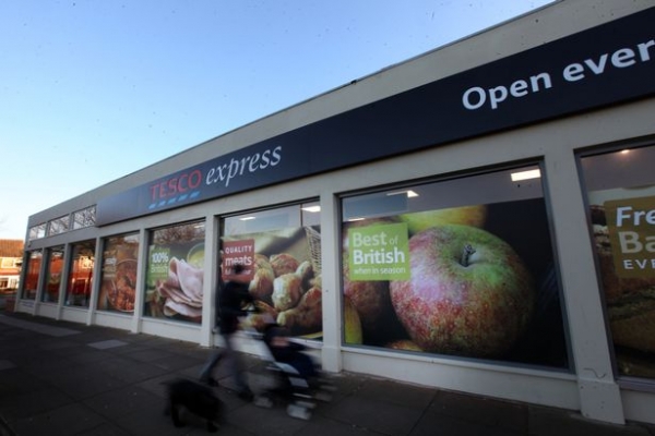 UK : Newcastle shop fitters go on strike over 'now you see it, now you don't' pay offer