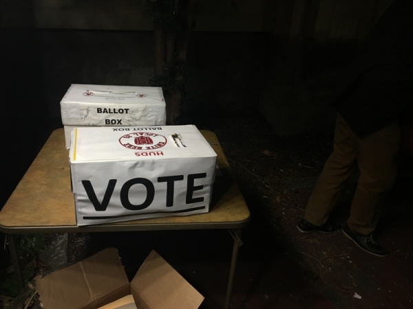 USA : 97% HUDS Workers Vote to Authorize Strike