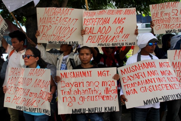 Philippines : Banana workers lift strike notice, 52 contractual workers to be regularized