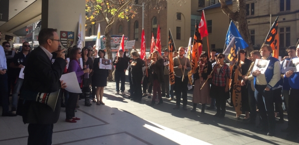 Australia : Seoul mates rally to free union leaders