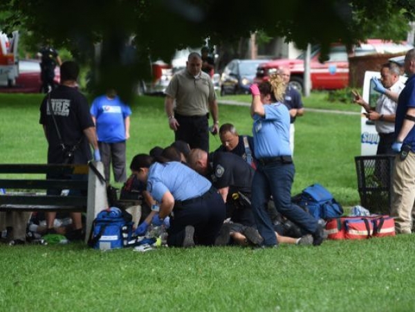 5 injured in possible N.Y. lightning strike